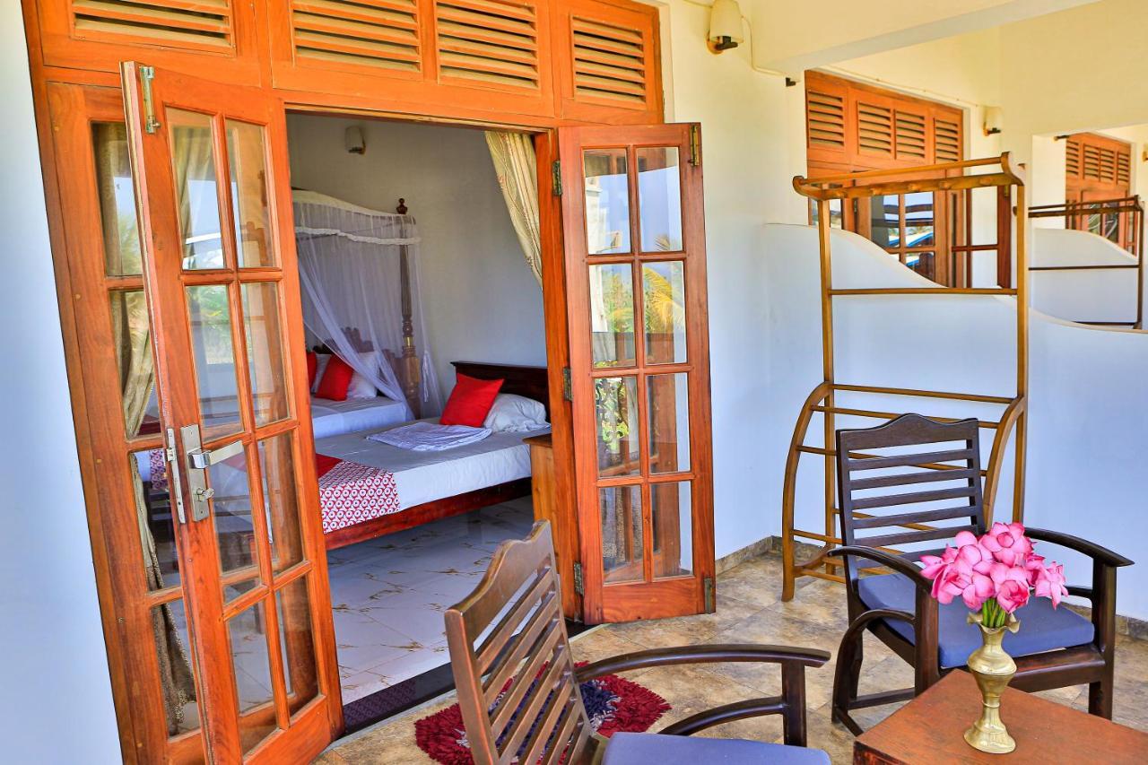 Esprit Bentota Hotel Buitenkant foto