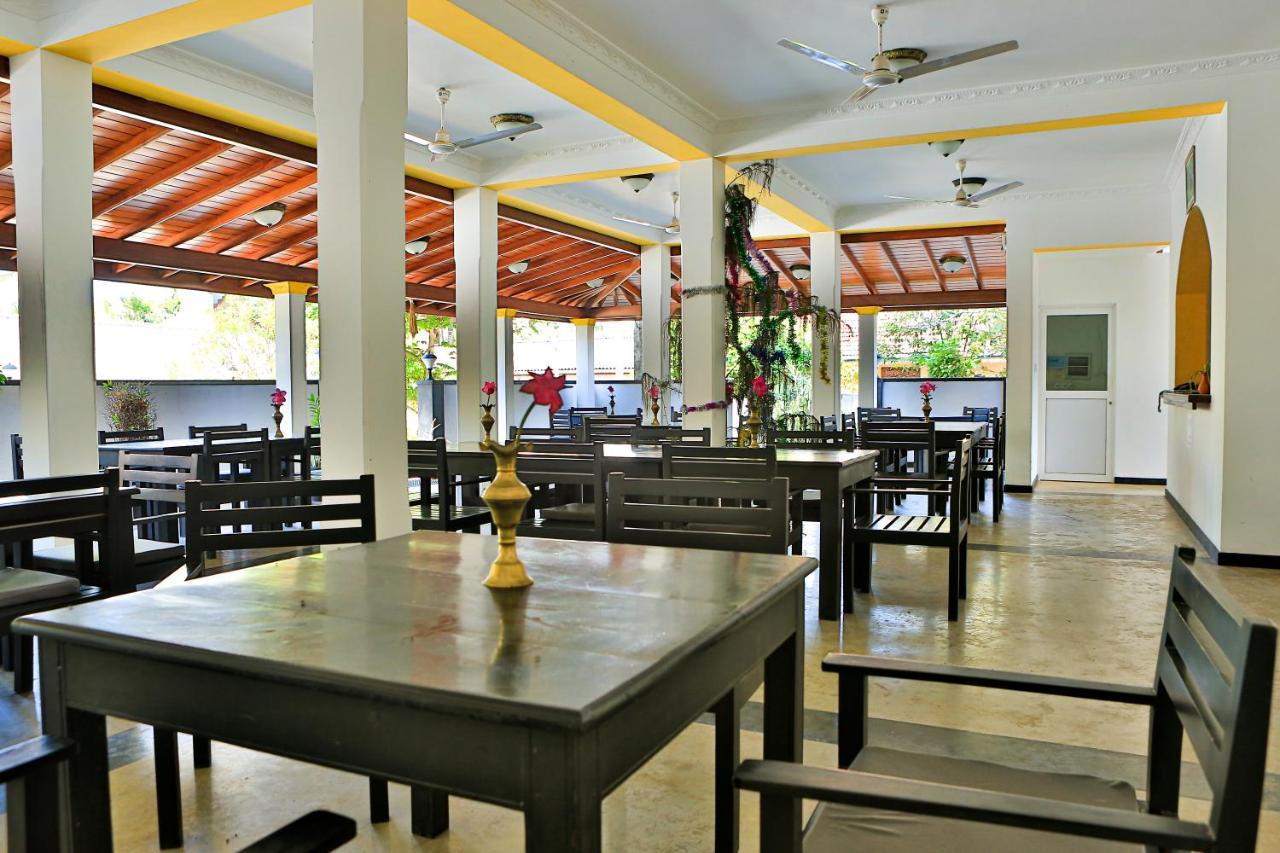 Esprit Bentota Hotel Buitenkant foto